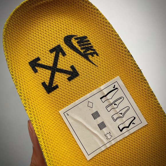 Nike x Off-White Air Force 1 Low "University Gold" - Picture 10 of 13